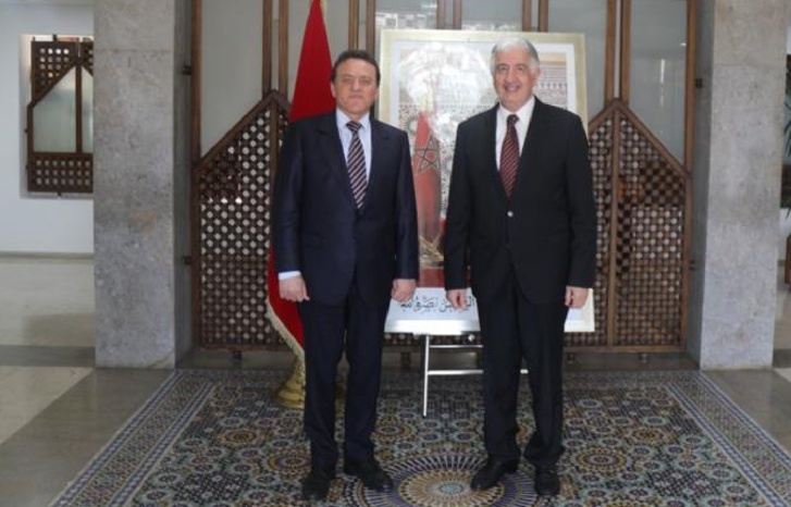 عبد الجليل يوقع اتفاقية تعاون لإنشاء وتطوير المناطق اللوجيستيكية في 11 بلدا إفريقيا عبد الجليل يوقع اتفاقية تعاون لإنشاء وتطوير المناطق اللوجيستيكية في 11 بلدا إفريقيا