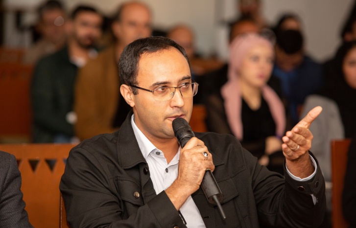 يونس مسكين صحافي وأستاذ زائر بالمعهد العالي للإعلام والاتصال يونس مسكين صحافي وأستاذ زائر بالمعهد العالي للإعلام والاتصال