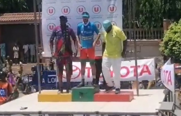 أسود "الدراجة" يبسطون سيطرتهم فرديا وجماعيا على طواف البنين أسود "الدراجة" يبسطون سيطرتهم فرديا وجماعيا على طواف البنين