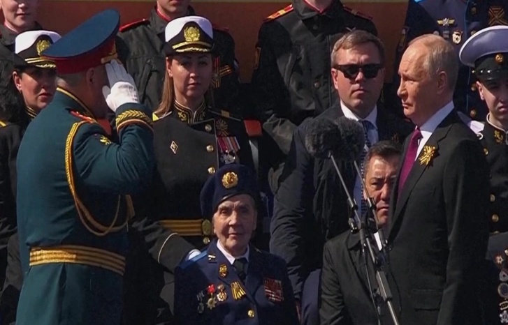 الرئيس الروسي يكشف: نخب العولمة الغربية تثير الصراعات والانقلابات وتدمر الأسرة والقيم الإنسانية الرئيس الروسي يكشف: نخب العولمة الغربية تثير الصراعات والانقلابات وتدمر الأسرة والقيم الإنسانية