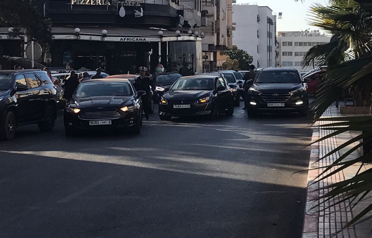 معضلة غياب إشارات المرور بسيدي البرنوصي تتواصل معضلة غياب إشارات المرور بسيدي البرنوصي تتواصل