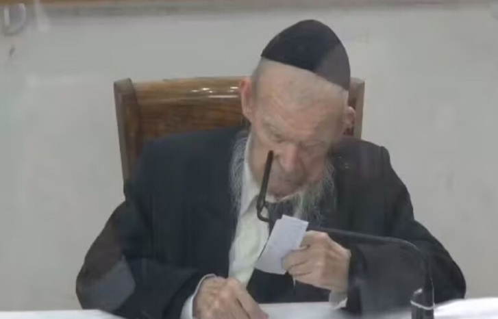 حاخام إسرائيلي يشن هجوماً عنيفاً على العرب والمصريين حاخام إسرائيلي يشن هجوماً عنيفاً على العرب والمصريين