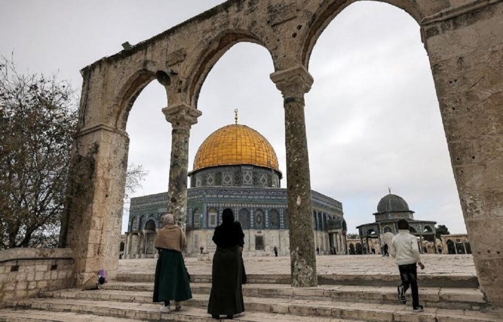 وزير الأمن القومي الإسرائيلي المتطرف يقتحم المسجد الأقصى والسلطة الفلسطينية تحذر من حرب دينية وزير الأمن القومي الإسرائيلي المتطرف يقتحم المسجد الأقصى والسلطة الفلسطينية تحذر من حرب دينية