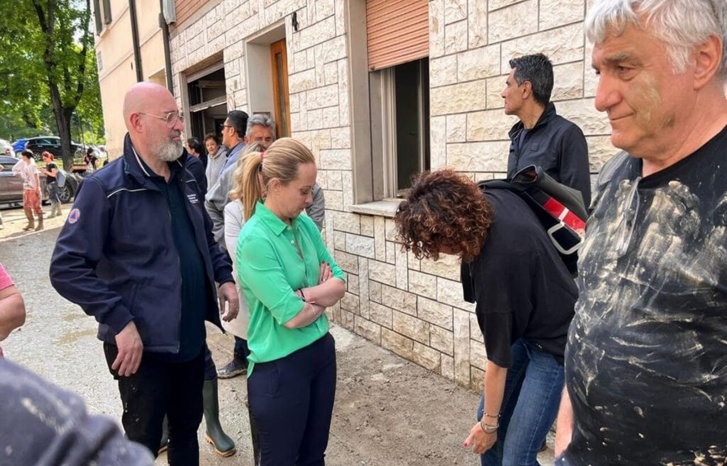 رئيسة وزراء إيطاليا تزور المناطق المنكوبة بالفيضانات في شمال البلاد رئيسة وزراء إيطاليا تزور المناطق المنكوبة بالفيضانات في شمال البلاد