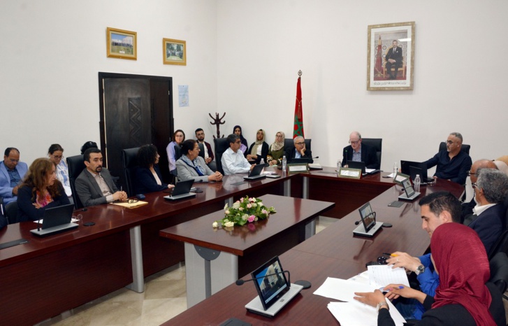 العدد 16 لمجلة "أسيناك" يسلط الضوء على الكتابة والتأليف باللغة الأمازيغية العدد 16 لمجلة "أسيناك" يسلط الضوء على الكتابة والتأليف باللغة الأمازيغية