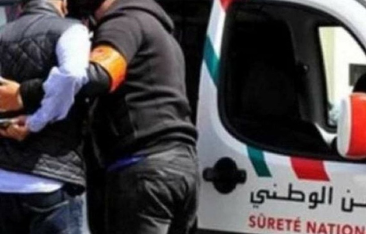 أمن وجدة يوقف جانحا اعتدى على الغير بالسلاح الأبيض أمن وجدة يوقف جانحا اعتدى على الغير بالسلاح الأبيض