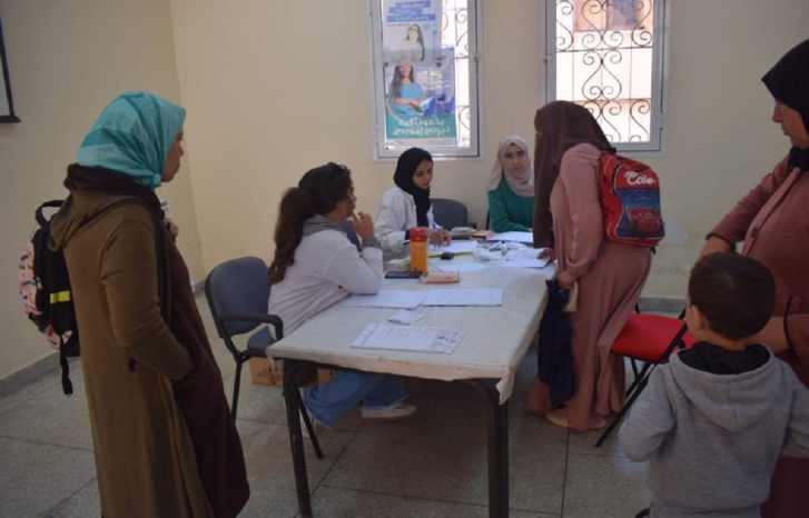 تلاميذ يستفيذون من حملة طبية مختصة في الأنف الأدن والحنجرة بأزيلال