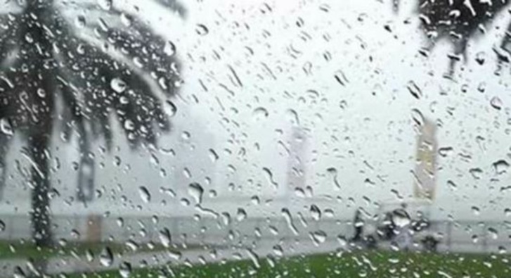 نشرة إنذارية.. أمطار قوية مرتقبة الأحد بعدد من المناطق