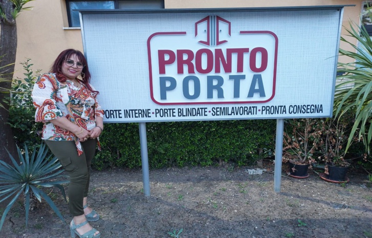 فاطنة الفيداوي.. قصة نجاح امرأة مغربية ساهمت في تغيير مستقبل الصناعة المرتبطة بالأبواب الخشبية في إيطاليا فاطنة الفيداوي.. قصة نجاح امرأة مغربية ساهمت في تغيير مستقبل الصناعة المرتبطة بالأبواب الخشبية في إيطاليا