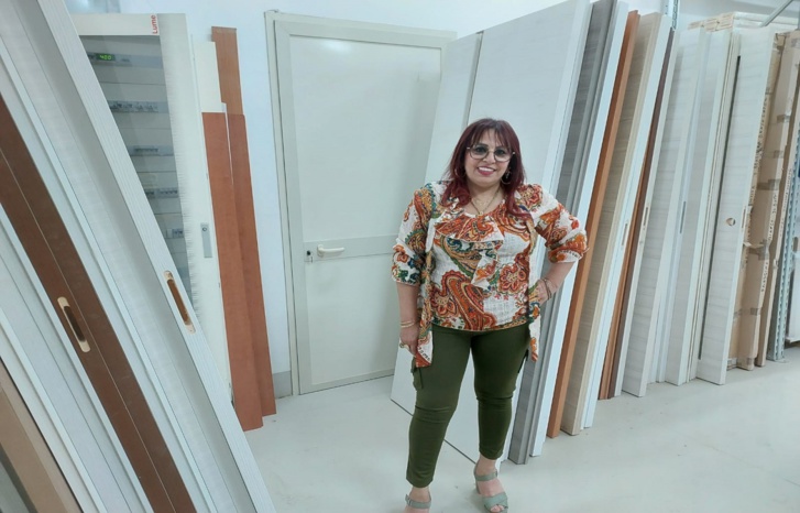 فاطنة الفيداوي.. قصة نجاح امرأة مغربية ساهمت في تغيير مستقبل الصناعة المرتبطة بالأبواب الخشبية في إيطاليا فاطنة الفيداوي.. قصة نجاح امرأة مغربية ساهمت في تغيير مستقبل الصناعة المرتبطة بالأبواب الخشبية في إيطاليا