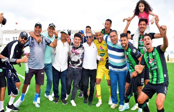 فرحة سطاد المغرب باعتلاء الصدارة / تصوير: ادريس واعزيز