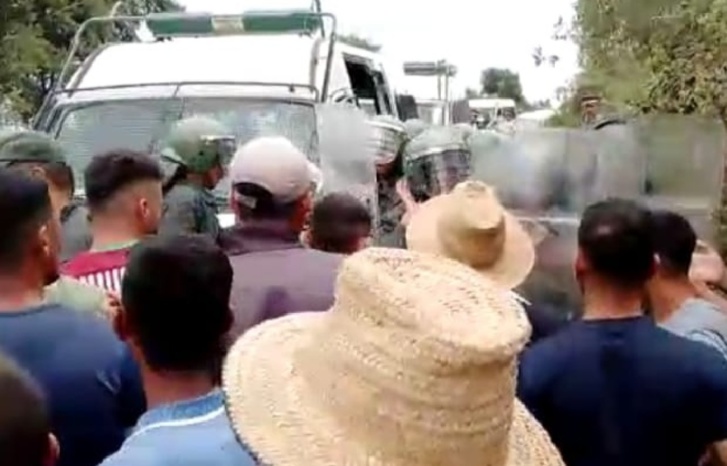 ساكنة دواوير جماعة خميس الساحل تطالب عامل الإقليم بالإنصاف ساكنة دواوير جماعة خميس الساحل تطالب عامل الإقليم بالإنصاف