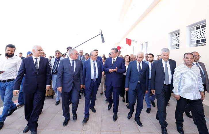 أخنوش يتفقد رفقة عدد من الوزراء مشاريع اجتماعية واقتصادية بجهة درعة تافيلالت أخنوش يتفقد رفقة عدد من الوزراء مشاريع اجتماعية واقتصادية بجهة درعة تافيلالت