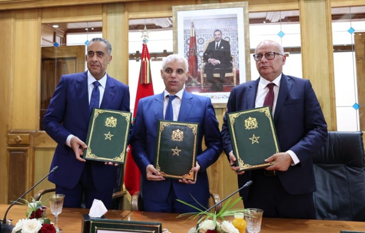 الرباط.. توقيع اتفاقية تروم تسهيل وتجويد استفادة المواطنين من الخدمات الصحية الرباط.. توقيع اتفاقية تروم تسهيل وتجويد استفادة المواطنين من الخدمات الصحية