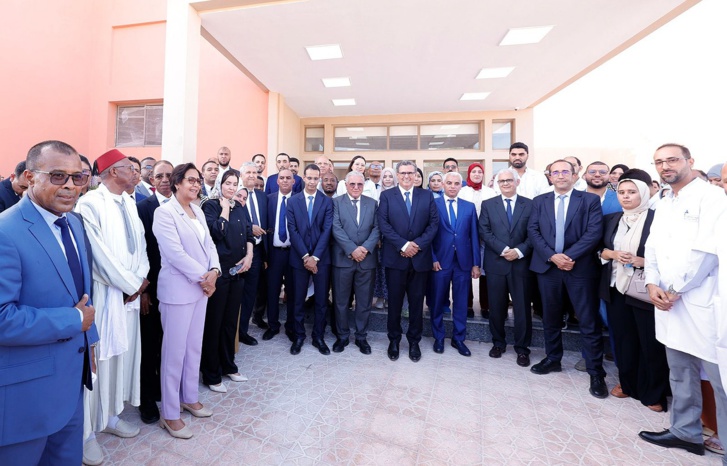 أخنوش يتفقد رفقة وفد وزاري مشاريع اجتماعية واقتصادية وفلاحية بإقليم زاكورة أخنوش يتفقد رفقة وفد وزاري مشاريع اجتماعية واقتصادية وفلاحية بإقليم زاكورة