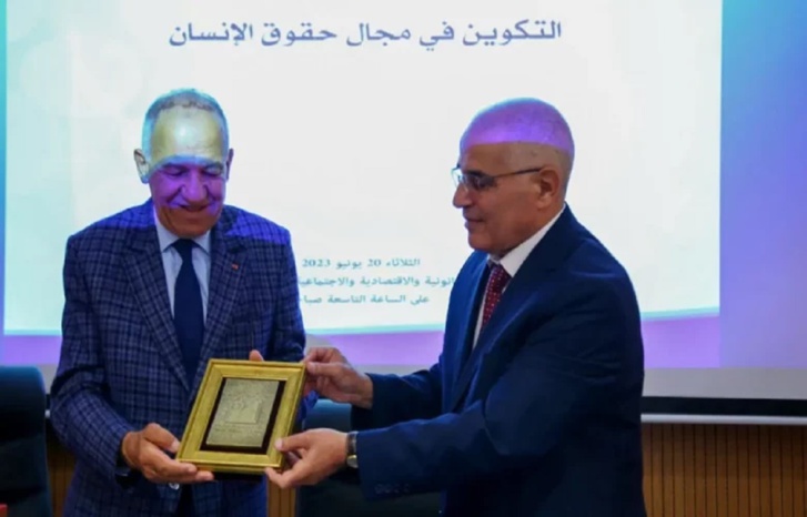 اتفاق بين مديرية الأمن وكلية القانون أكدال-الرباط يروم التكوين في مجال حقوق الإنسان اتفاق بين مديرية الأمن وكلية القانون أكدال-الرباط يروم التكوين في مجال حقوق الإنسان