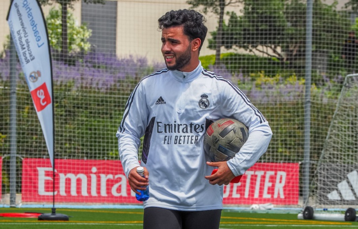 أول مغربي يحصل على شهادة التدريب الرياضي من مدرسة ريال مدريد أول مغربي يحصل على شهادة التدريب الرياضي من مدرسة ريال مدريد