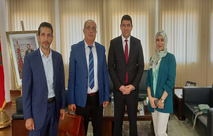 لقاء بين النقابة الوطنية لأطر ومستخدمي المكتب المغربي لحقوق المؤلف والحقوق المجاورة مع وزير الثقافة والشباب والتواصل لقاء بين النقابة الوطنية لأطر ومستخدمي المكتب المغربي لحقوق المؤلف والحقوق المجاورة مع وزير الثقافة والشباب والتواصل