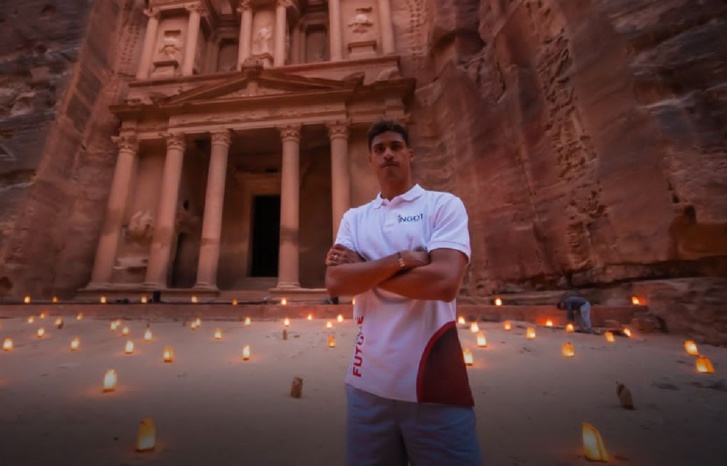 المدافع الفرنسي فاران يزور الأردن ويشيد بجمال البتراء المدافع الفرنسي فاران يزور الأردن ويشيد بجمال البتراء