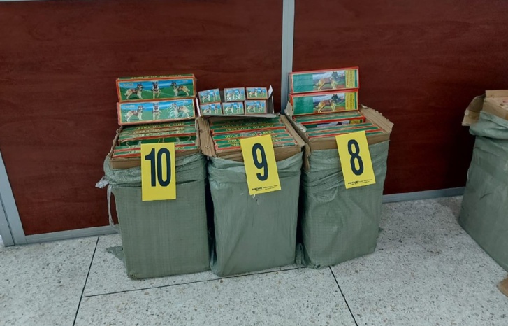 سلطات البيضاء تحجز كمية كبيرة من المفرقعات والشهب المهربة سلطات البيضاء تحجز كمية كبيرة من المفرقعات والشهب المهربة