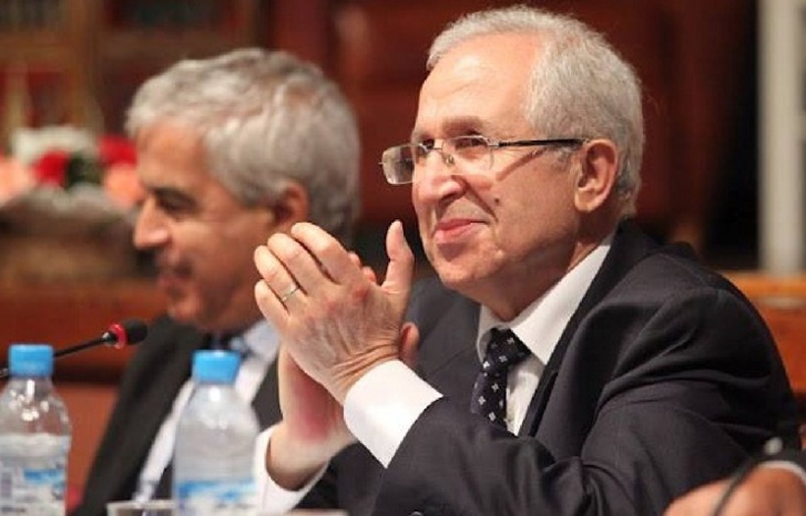 تسليم‭ ‬خزانة‭ ‬كتب‭ ‬الراحل‭ ‬الكبير‭ ‬الأستاذ‭ ‬محمد‭ ‬العربي‭ ‬المساري‭ ‬للمكتبة‭ ‬الوطنية‭ ‬