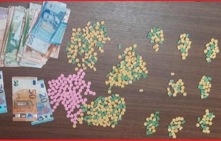 شرطة سلا تسقط مروجي "القرقوبي" يشتغلون بالقطاع الصحي شرطة سلا تسقط مروجي "القرقوبي" يشتغلون بالقطاع الصحي