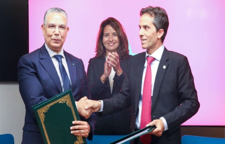 المغرب وشركة شيل الدولية يوقعان عقداً حول الغاز الطبيعي المسال