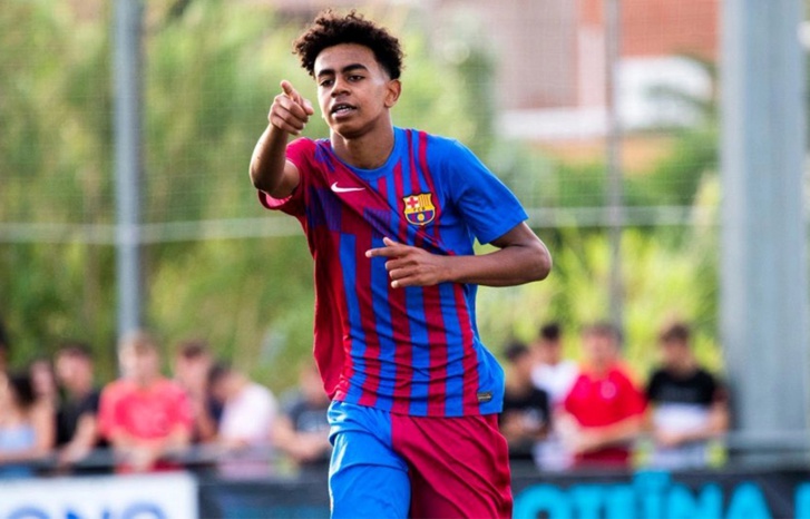 غاب عن ردارات لقجع والتقطه فريق برشلونة غاب عن ردارات لقجع والتقطه فريق برشلونة