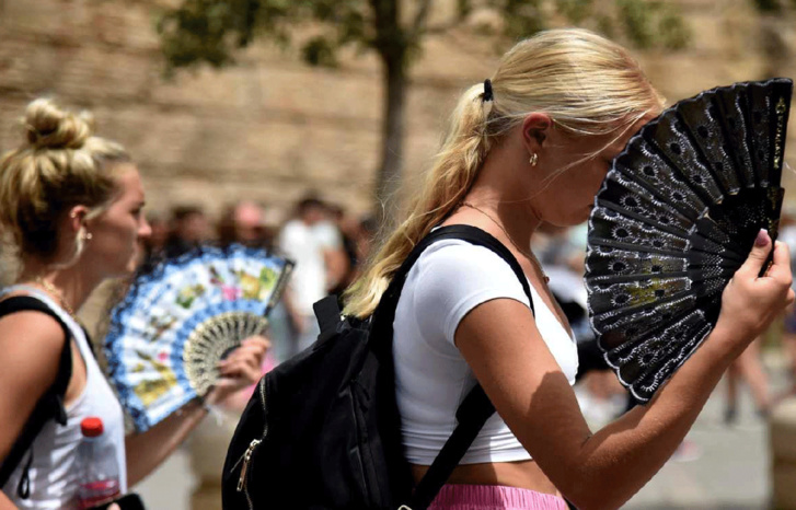 موجة حرّ تجتاح الكوكب وإسبانيا تدقّ ناقوس الخطر موجة حرّ تجتاح الكوكب وإسبانيا تدقّ ناقوس الخطر