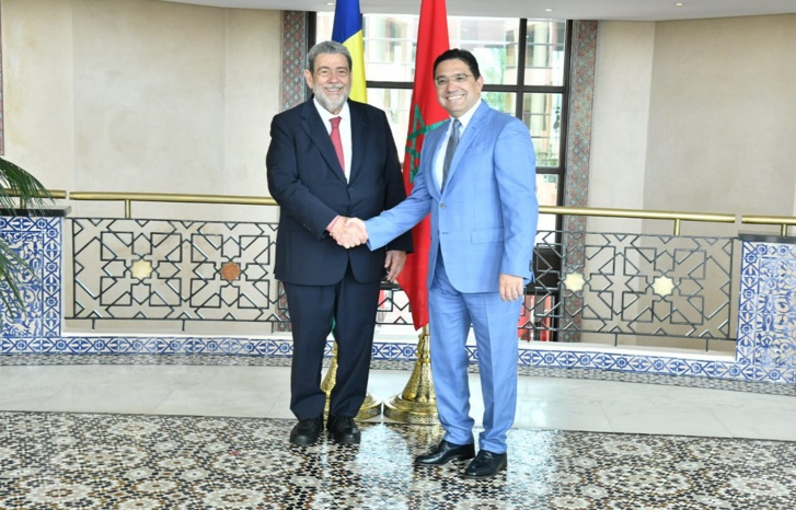 الوزير الأول لسان فانسون وغرونادين يشيد بالريادة الدولية لجلالة الملك ويُجَدِّد التأكيد على دعم بلاده للوحدة الترابية للمغرب