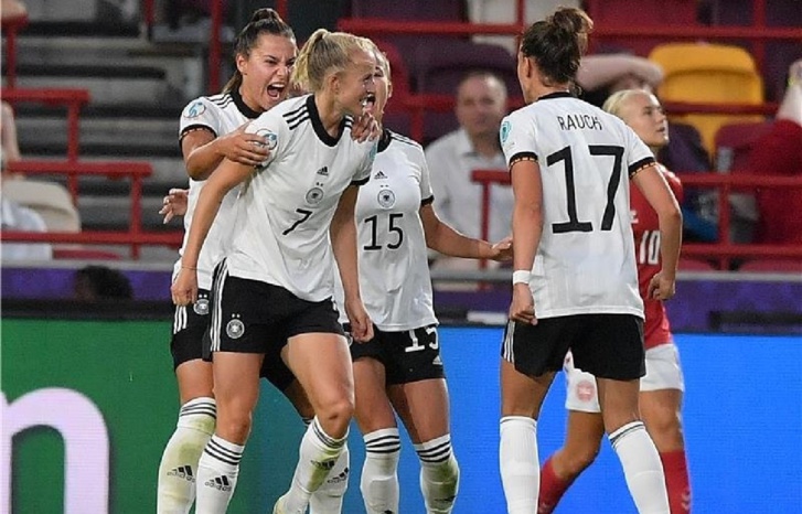 الماكينات الألمانية تسحق لبؤات الأطلس بسداسية نظيفة الماكينات الألمانية تسحق لبؤات الأطلس بسداسية نظيفة