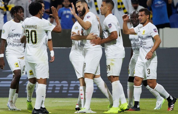 بنزيمة يضع الاتحاد في ربع النهائي والوداد يواجه خطر الخروج المبكر بنزيمة يضع الاتحاد في ربع النهائي والوداد يواجه خطر الخروج المبكر