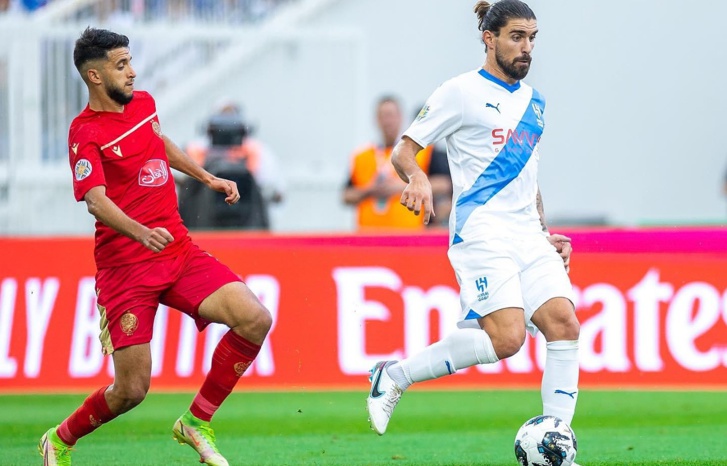 الوداد يودع البطولة العربية بانهزامه أمام الهلال السعودي 1-2 الوداد يودع البطولة العربية بانهزامه أمام الهلال السعودي 1-2