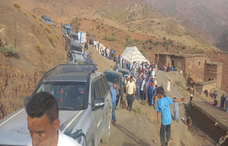 راح ضحيتها 24 قتيل.. عامل اقليم أزيلال يزور أسر ضحايا فاجعة دمنات ويواسي ساكنة دوار عنينات بأيت تمليل ويستمع لشكاويهم راح ضحيتها 24 قتيل.. عامل اقليم أزيلال يزور أسر ضحايا فاجعة دمنات ويواسي ساكنة دوار عنينات بأيت تمليل ويستمع لشكاويهم