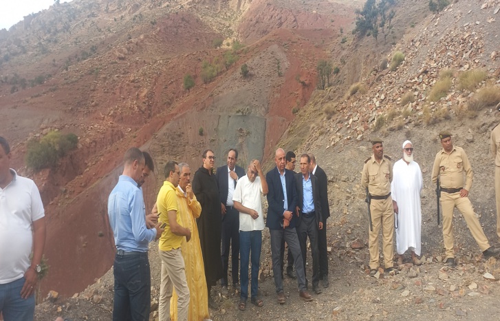 راح ضحيتها 24 قتيل.. عامل اقليم أزيلال يزور أسر ضحايا فاجعة دمنات ويواسي ساكنة دوار عنينات بأيت تمليل ويستمع لشكاويهم راح ضحيتها 24 قتيل.. عامل اقليم أزيلال يزور أسر ضحايا فاجعة دمنات ويواسي ساكنة دوار عنينات بأيت تمليل ويستمع لشكاويهم