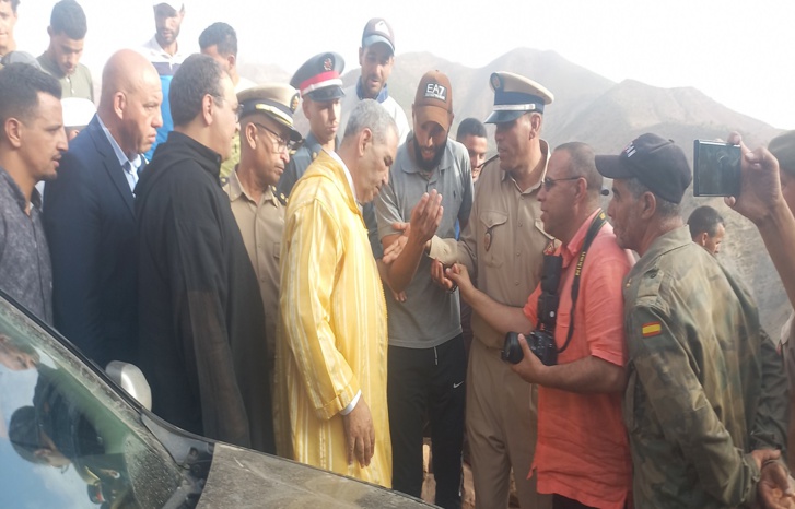 راح ضحيتها 24 قتيل.. عامل اقليم أزيلال يزور أسر ضحايا فاجعة دمنات ويواسي ساكنة دوار عنينات بأيت تمليل ويستمع لشكاويهم راح ضحيتها 24 قتيل.. عامل اقليم أزيلال يزور أسر ضحايا فاجعة دمنات ويواسي ساكنة دوار عنينات بأيت تمليل ويستمع لشكاويهم