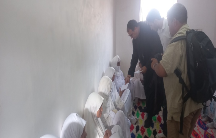 راح ضحيتها 24 قتيل.. عامل اقليم أزيلال يزور أسر ضحايا فاجعة دمنات ويواسي ساكنة دوار عنينات بأيت تمليل ويستمع لشكاويهم راح ضحيتها 24 قتيل.. عامل اقليم أزيلال يزور أسر ضحايا فاجعة دمنات ويواسي ساكنة دوار عنينات بأيت تمليل ويستمع لشكاويهم