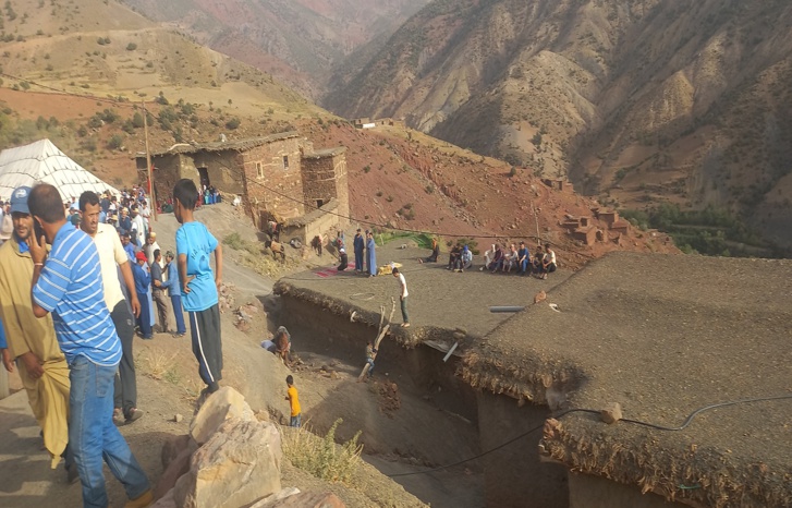 راح ضحيتها 24 قتيل.. عامل اقليم أزيلال يزور أسر ضحايا فاجعة دمنات ويواسي ساكنة دوار عنينات بأيت تمليل ويستمع لشكاويهم راح ضحيتها 24 قتيل.. عامل اقليم أزيلال يزور أسر ضحايا فاجعة دمنات ويواسي ساكنة دوار عنينات بأيت تمليل ويستمع لشكاويهم