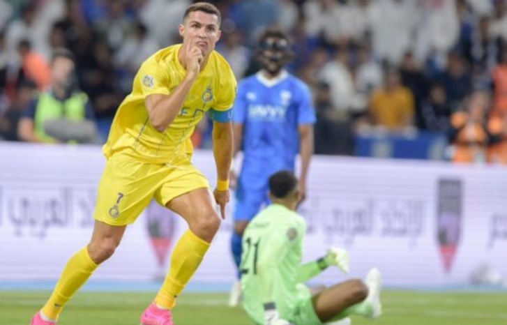 رونالدو يقود النصر إلى لقبه العربي الأول بثنائية ضد الهلال رونالدو يقود النصر إلى لقبه العربي الأول بثنائية ضد الهلال