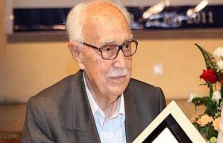 الذكرى الـ 6 لوفاة المناضل الوطني الاستقلالي والمفكر الأكاديمي والصحافي الرائد الأستاذ عبد الكريم غلاب الذكرى الـ 6 لوفاة المناضل الوطني الاستقلالي والمفكر الأكاديمي والصحافي الرائد الأستاذ عبد الكريم غلاب