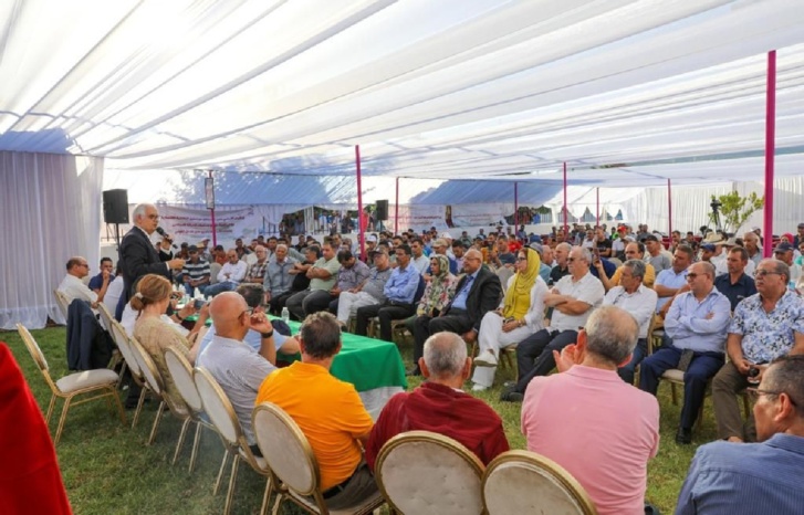 بعد إطلاقه لمشاريع كبرى بالإقليم.. بركة في لقاء تواصلي مع ساكنة بني عروس بعد إطلاقه لمشاريع كبرى بالإقليم.. بركة في لقاء تواصلي مع ساكنة بني عروس