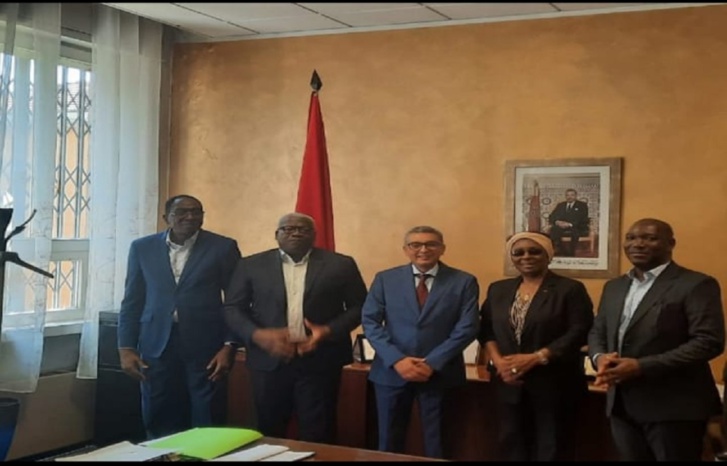 لقاءٌ دبلوماسي يجمَــعُ القنصل العام المغربي بميلانُـو بوفد ديبلوماسي إيفواري رفيع المستوى