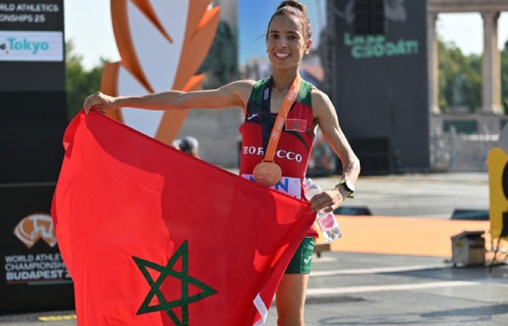 فاطمة الزهراء كردادي صاحبة برونزية بودابيست فاطمة الزهراء كردادي صاحبة برونزية بودابيست