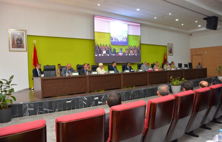 عامل إقليم أزيلال يشرف على تنصيب رجال السلطة الجدد عامل إقليم أزيلال يشرف على تنصيب رجال السلطة الجدد