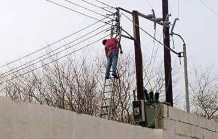 صعقة كهربائية تنهي حياة أربعيني نواحي خريبكة صعقة كهربائية تنهي حياة أربعيني نواحي خريبكة