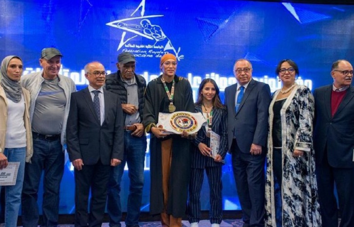 حفل استقبال على شرف المتوجين ببطولة افريقيا بالكاميرون للملاكمة والألعاب العربية بالجزائر حفل استقبال على شرف المتوجين ببطولة افريقيا بالكاميرون للملاكمة والألعاب العربية بالجزائر