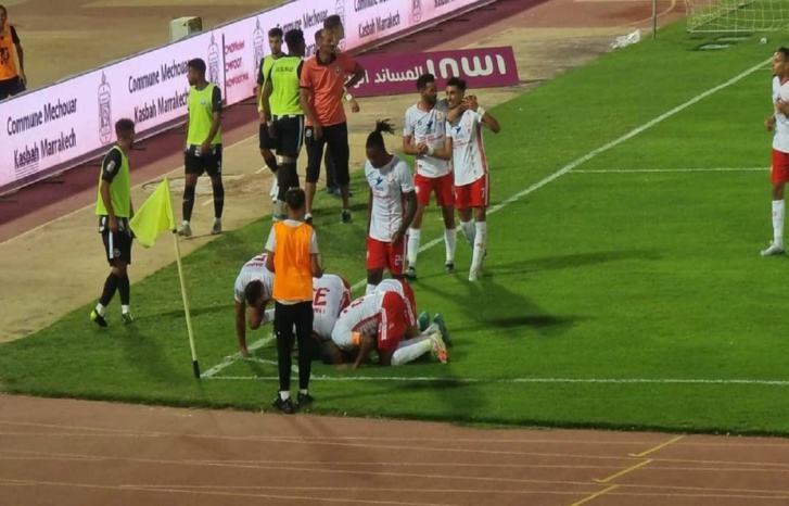 الكوكب يكشر عن أنيابه مبكرا بثلاثية في شباك الإسلامي الوجدي الكوكب يكشر عن أنيابه مبكرا بثلاثية في شباك الإسلامي الوجدي