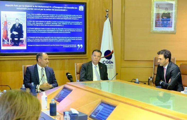 مزور يدعو إلى تعبئة "قوية" لجعل الصناعة المغربية خلاقة لمناصب شغل قارة ومستدامة مزور يدعو إلى تعبئة "قوية" لجعل الصناعة المغربية خلاقة لمناصب شغل قارة ومستدامة