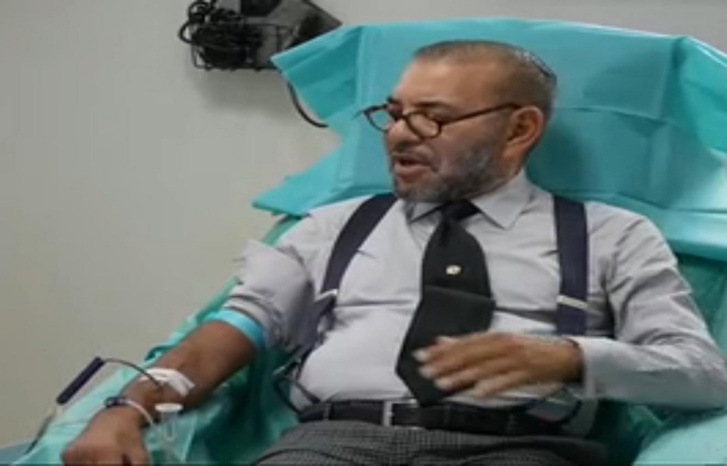 بالصور.. جلالة الملك يتفقد المصابين بمراكش ويتبرع بالدم لضحايا زلزال الحوز بالصور.. جلالة الملك يتفقد المصابين بمراكش ويتبرع بالدم لضحايا زلزال الحوز