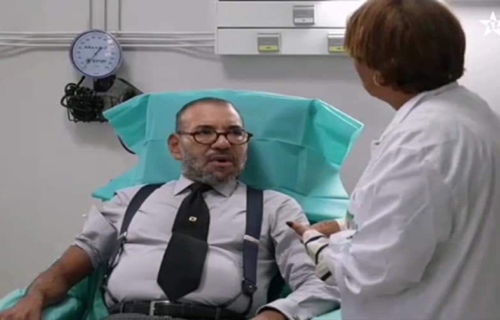 بالصور.. جلالة الملك يتفقد المصابين بمراكش ويتبرع بالدم لضحايا زلزال الحوز بالصور.. جلالة الملك يتفقد المصابين بمراكش ويتبرع بالدم لضحايا زلزال الحوز